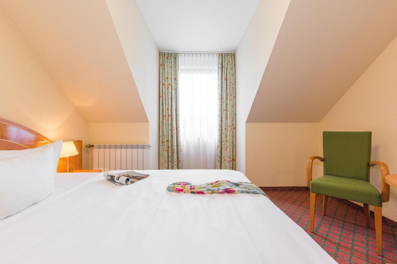 Hotel Lohmann'S Kapeller Hof Langenfeld  Zewnętrze zdjęcie