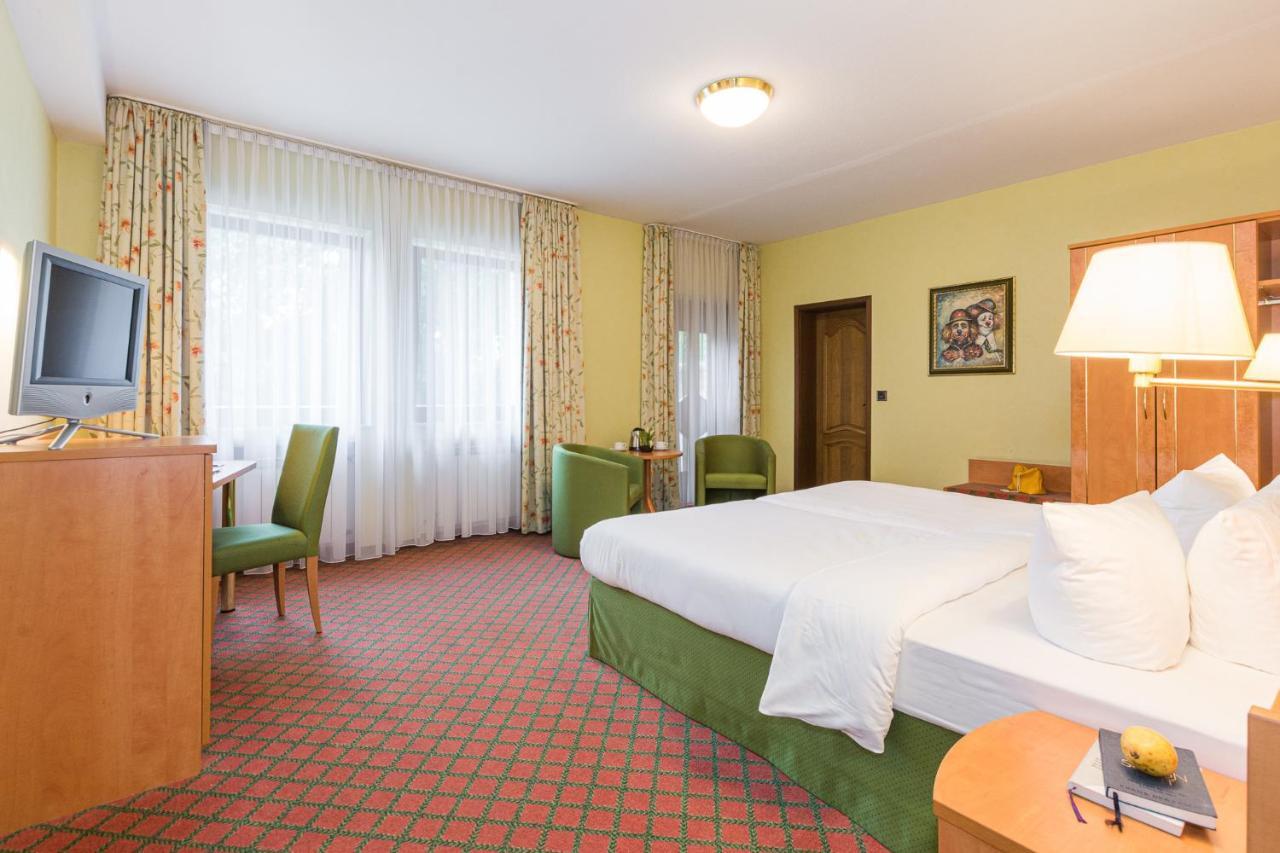 Hotel Lohmann'S Kapeller Hof Langenfeld  Zewnętrze zdjęcie