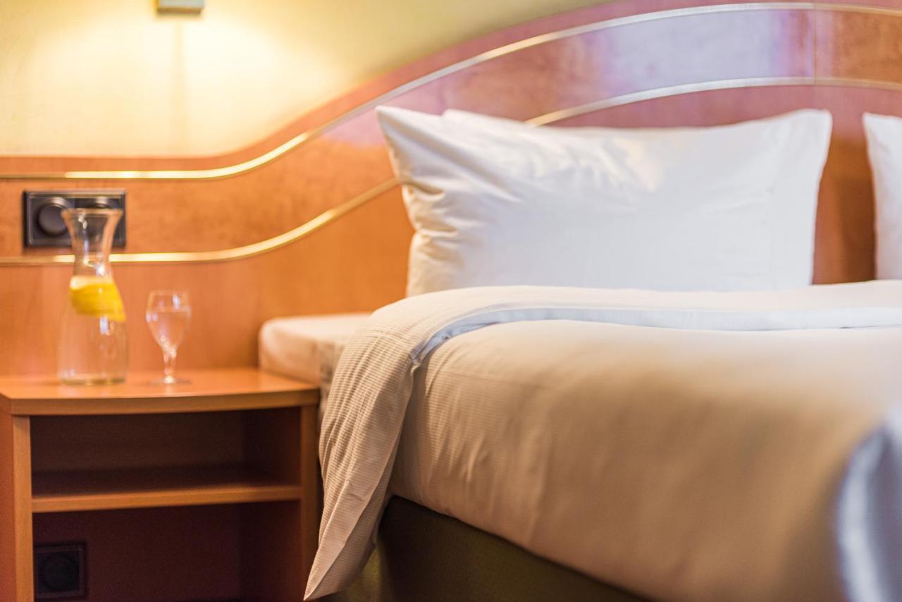 Hotel Lohmann'S Kapeller Hof Langenfeld  Zewnętrze zdjęcie